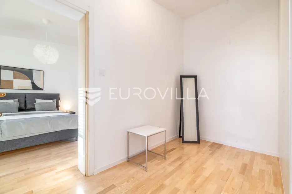 šalata najam komforan potpuno renoviran trosoban stan 140 m² - slika 10