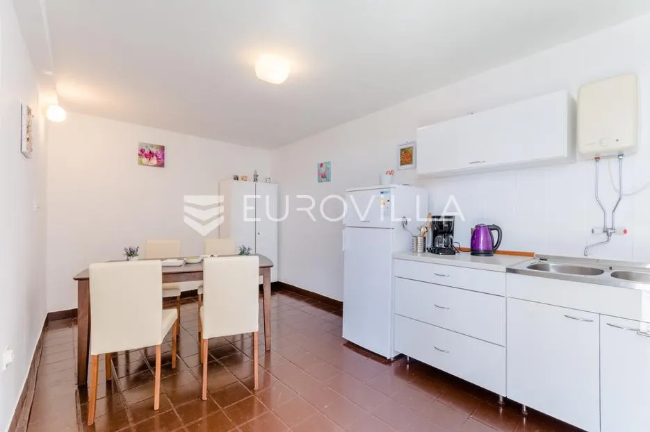 omiš, marušić, prekrasna apartmanska kuća - slika 7