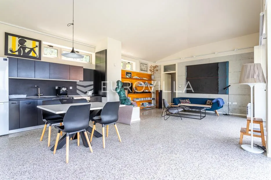 vis, dizajnerska villa s otvorenim pogledom na more u blizini centra - slika 3