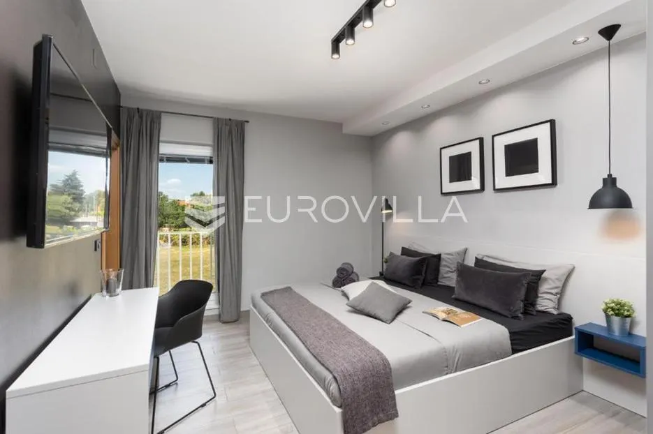 istra, svetvinčenat, moderna i elegantna vila 230 m², na uređenoj okućnici - slika 18