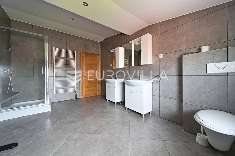 osijek, gornji grad, najam, dvoetažni stan uredi 243 m² zatvorenog prostora - slika 16