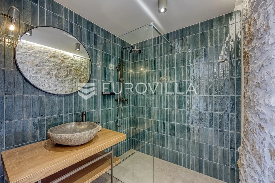 istra, labin, šumber, unikatna samostojeća villa na velikoj okućnici s pogledom - slika 58