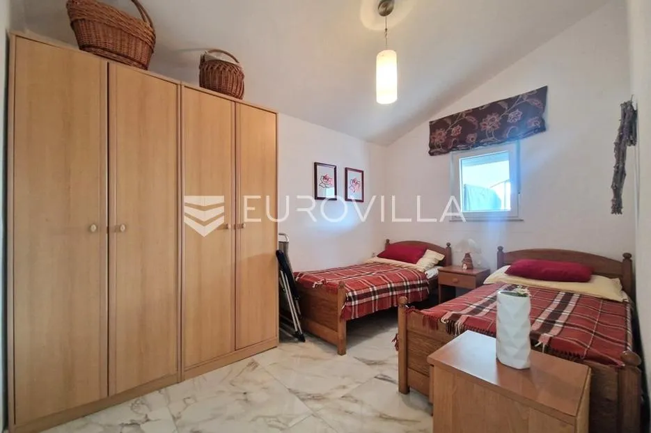 vir, apartman s prostranom terasom i dvije spavaće sobe na odličnoj lokaciji - slika 11