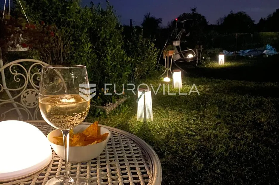 rugvica, oborovski novaki, prekrasna kuća 210 m² na zemljištu od 750 m² - slika 16