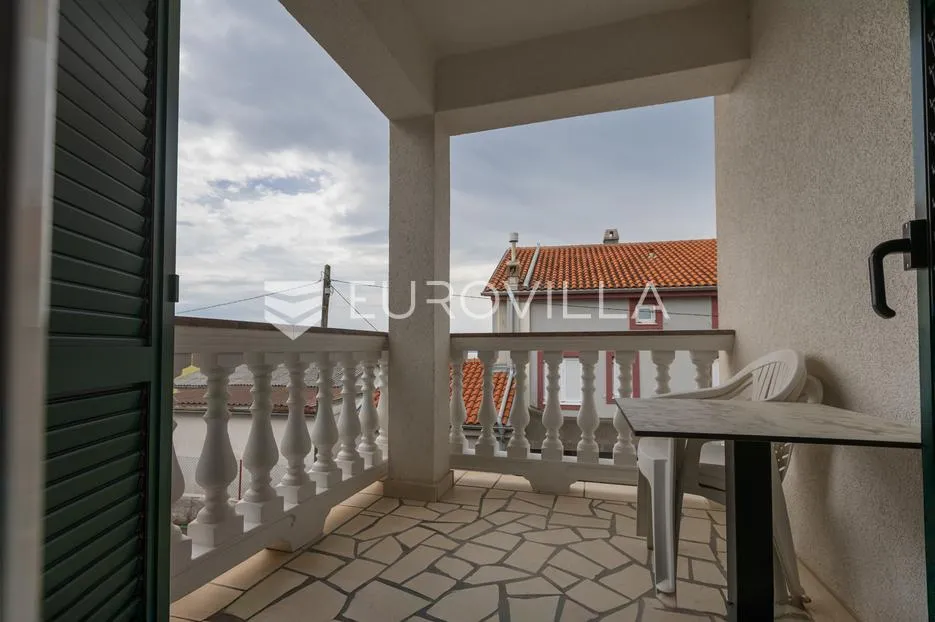 novi vinodolski, centar, kuća s 3 stambene jedinice, najam - slika 37