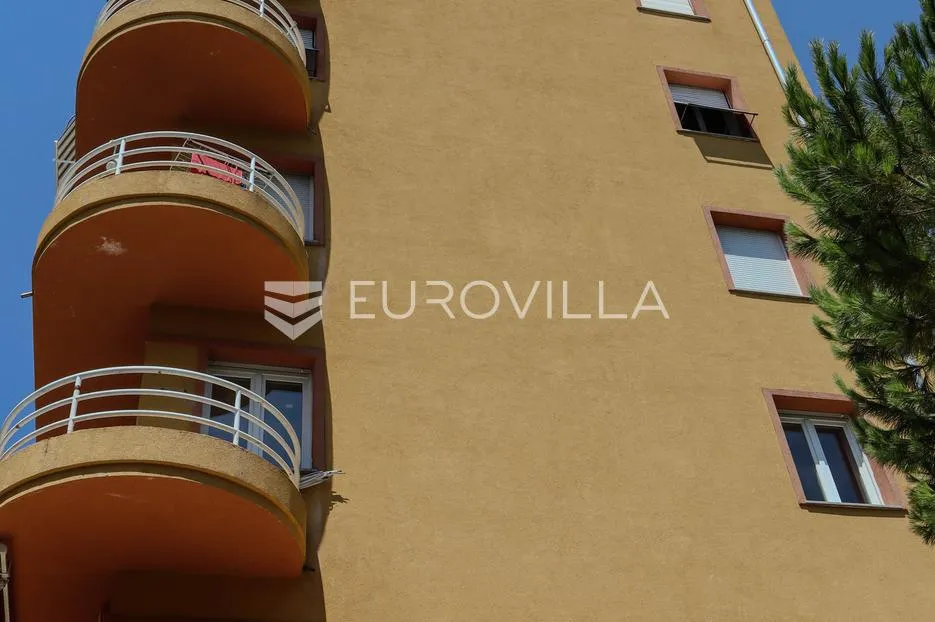 zadar, centar, kolovare prekrasan stan prvi red do mora s garažom i parking mjestom 135 m² - slika 4
