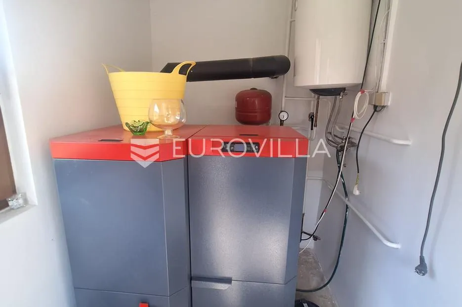 karlovac, draganić, kuća 190 m², novouređena - slika 12
