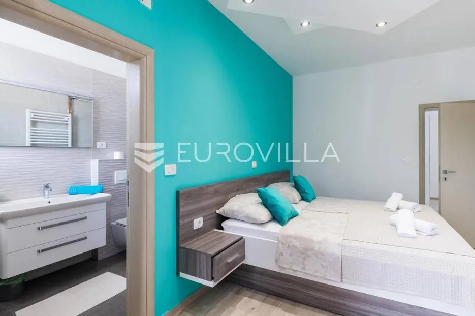 pula, apartmanska kuća s bazenom na uređenoj okućnici, 350 m od mora - slika 30