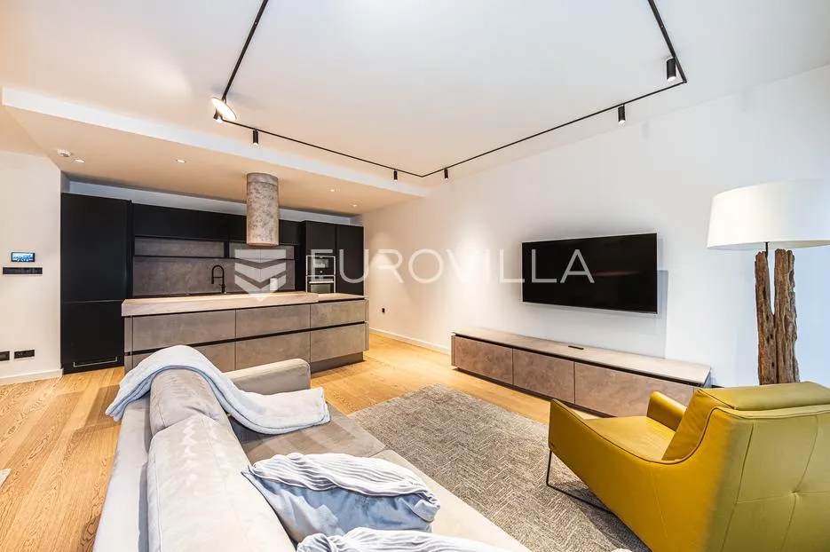 zagreb, donji grad, centar, luksuzan peterosoban stan s loggiom, terasom i vrtom 150 m² - slika 5