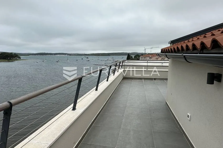 medulin, trosoban stan s pogledom more neto korisne površine od 133 m² - slika 19