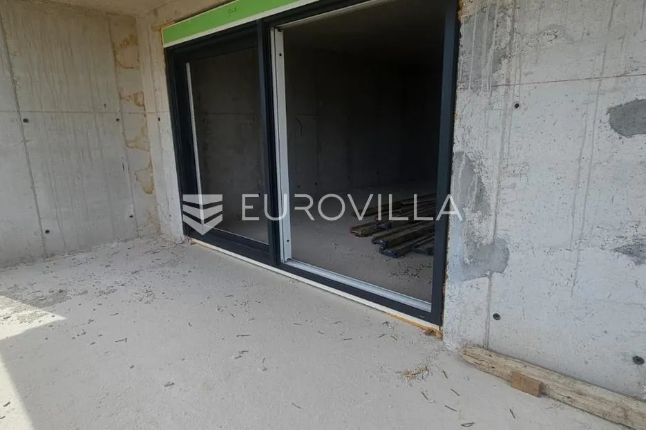 trogir, seget donji stan 87,6 m² s pogledom na more, novogradnja s garažom i liftom - slika 3