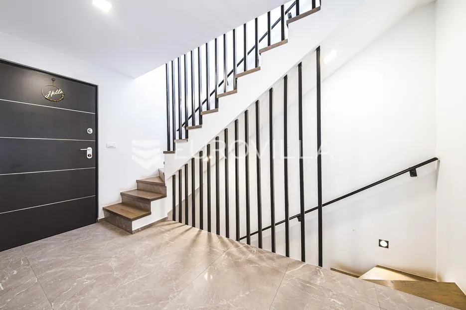 zagreb, podsused, predivna moderna kuća 278 m2 - slika 19