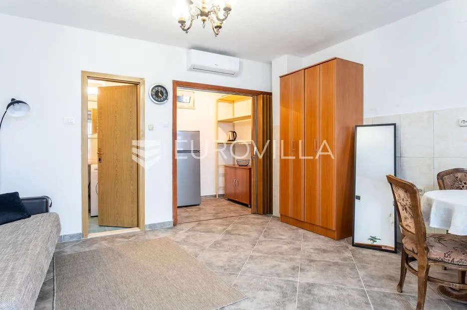 split, visoka, stan i dodatan studio apartman za dugoročan najam u blizini sveučilišta - slika 17