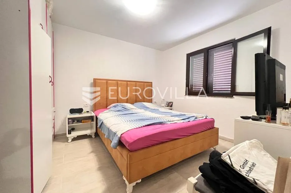 istra, rovinjsko selo, kuća u nizu od 90 m² u mirnom okruženju - slika 8