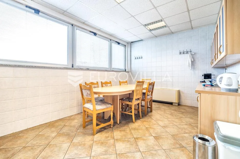 zagreb, sesvete poslovni prostor nkp 585 m2 - slika 8