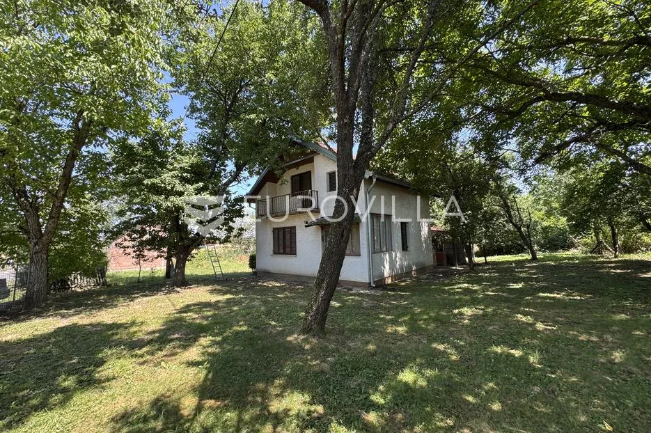 Paučje, vikendica 95 m² s velikim potencijalom na zemljištu od 2622 m² - Paučje, Levanjska Varoš