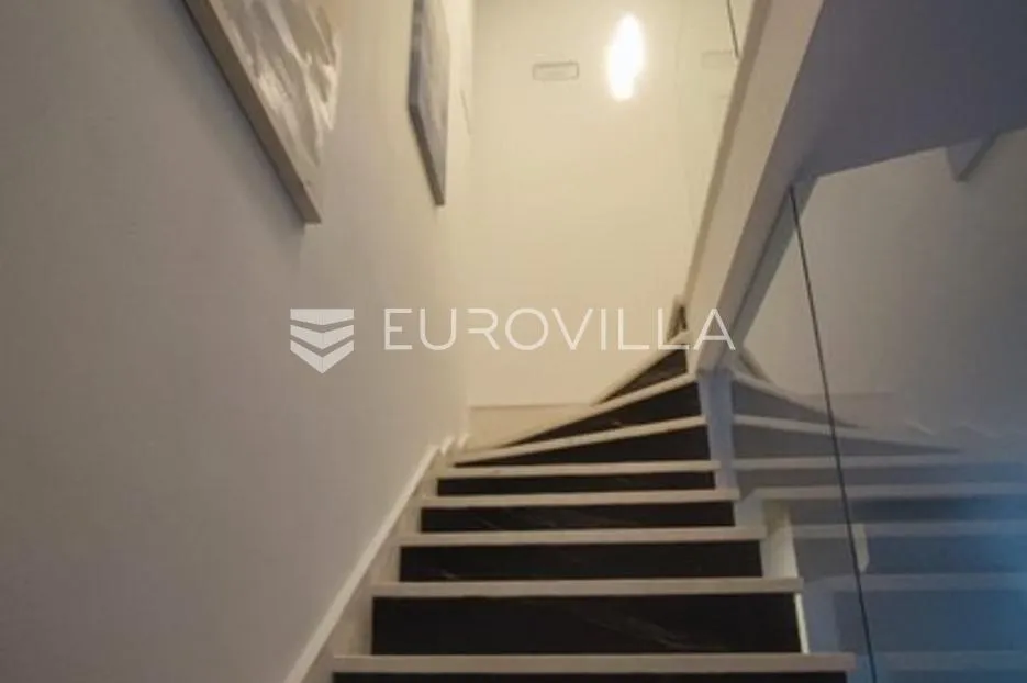 vir, atraktivan dvoetažni apartman s 3 spavaće sobe i pogledom na more - slika 19