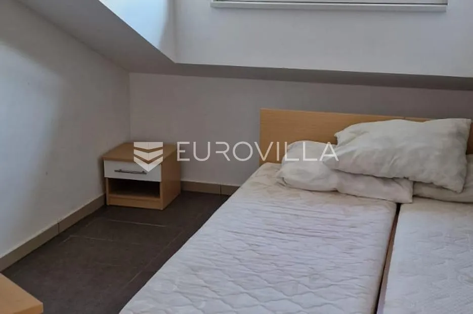 pag, novalja, tri apartmana u stambenoj zgradi - slika 12