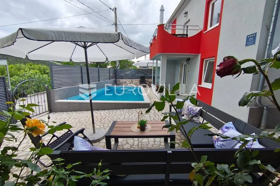 kraljevica, križišće, samostojeća kuća od 170 m² s bazenom - slika 7