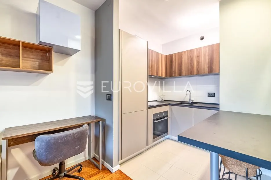 bundek centar kompaktan stan za najam 40 m², lift, garažno mjesto - slika 4