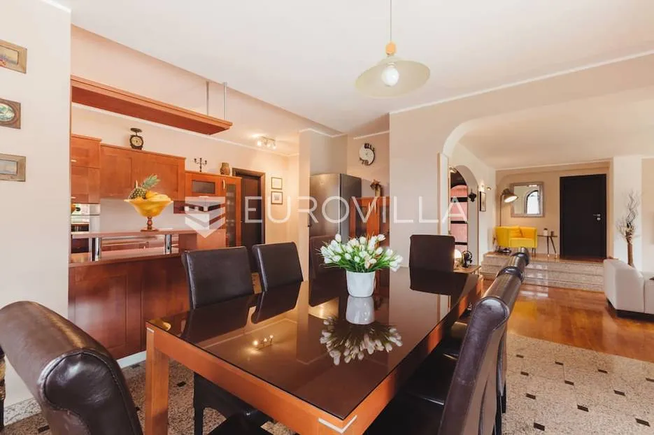pula, veli vrh - prekrasna luksuzna i moderna kuća 347 m2 s bazenom 27 m2 - slika 34