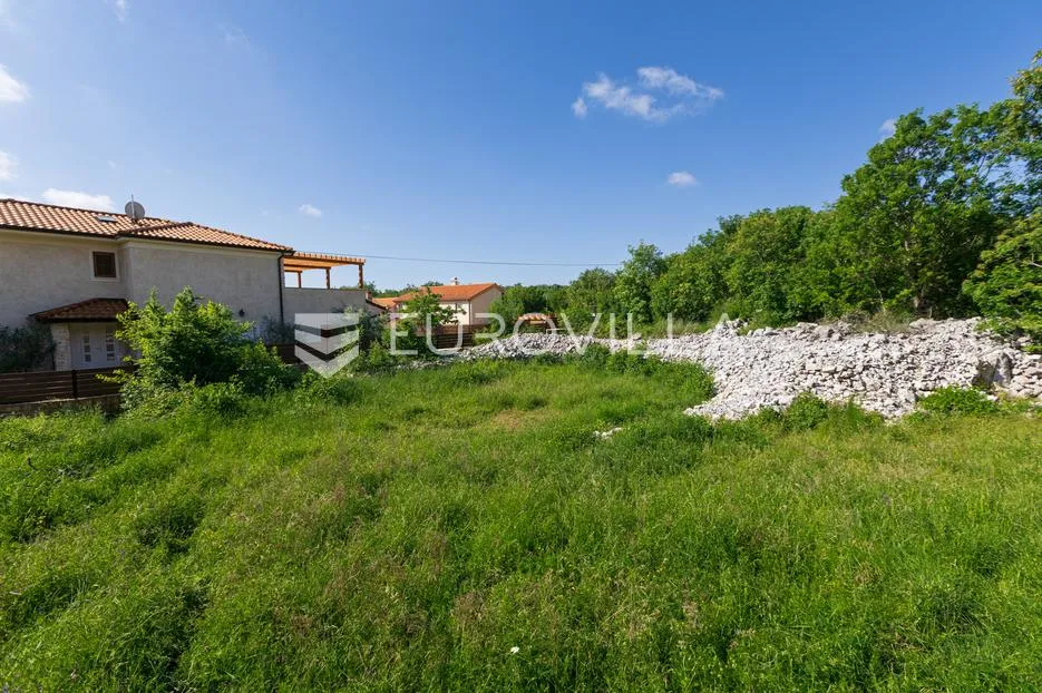 otok krk, gostinjac, ucrtana starina i 3 građevinske čestice površine 950 m² - slika 2