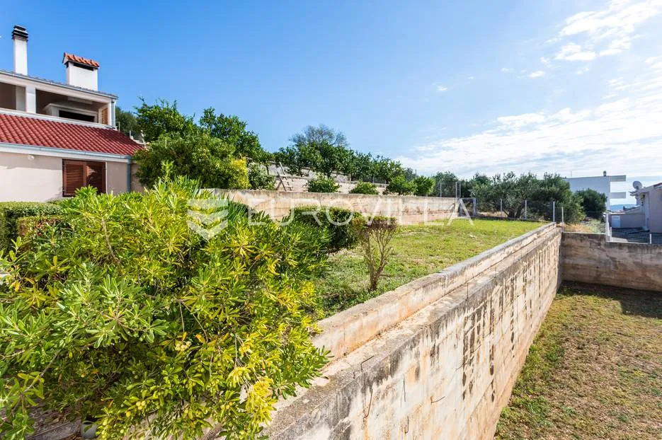 okolica trogira, kuća s građevinskom parcelom i panoramskim pogledom - slika 8