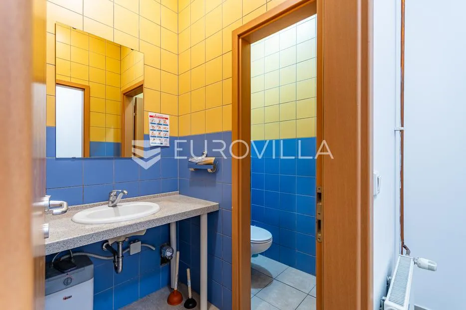 prelog, poslovni kompleks površine 3725 m² - slika 12