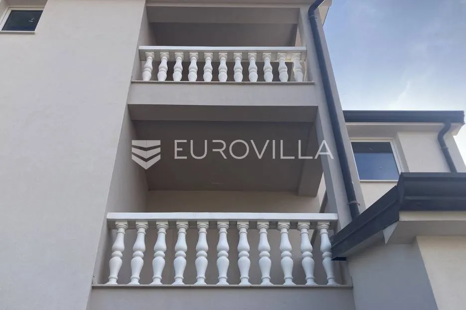 istra, funtana, kuća 580m2 na 500 metara od mora - slika 2