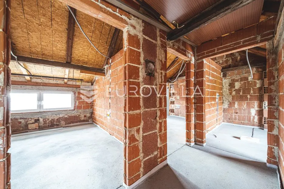 zaprešić okolica, brdovec, predivna kuća s 3 garaže 316 m² - slika 14