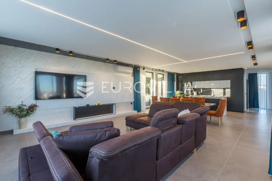 medulin, besprijekornog luksuzna vila 400 m² s bazenom, 300 m od plaže - slika 24