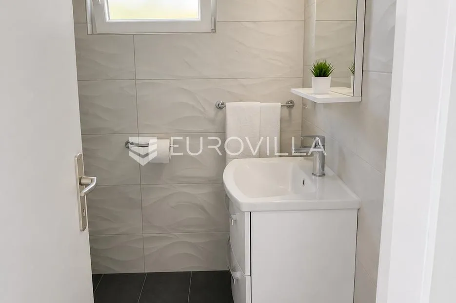 cres, martinšćica, samostojeća kuća 148 m², dva apartmana, samo 150 m od mora - slika 11