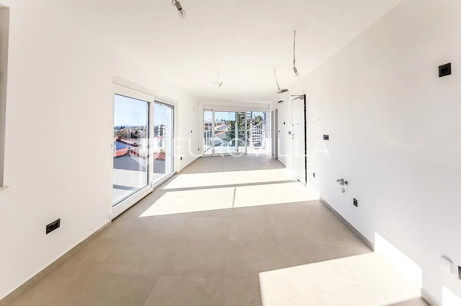 zadar, petrčane, ekskluzivan stan s krovnom terasom i panoramskim pogledom na more - slika 8