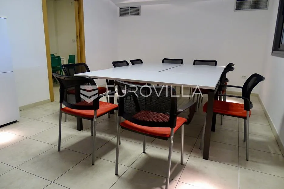 kastav, radna zona žegoti, najam uredskog prostora od 368 m² - slika 9