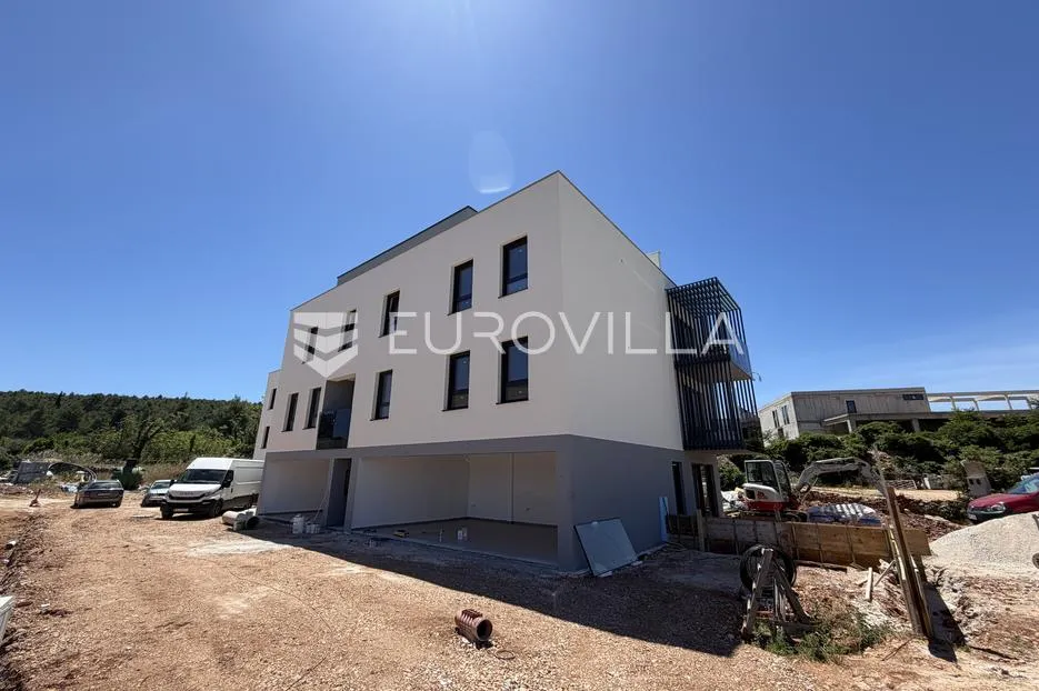hvar, vrboska, trosoban stan u novogradnji neto korisne površine 113.75 m² - slika 3