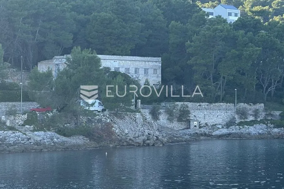 šolta, hotel za rekonstrukciju prvi red do mora - slika 2