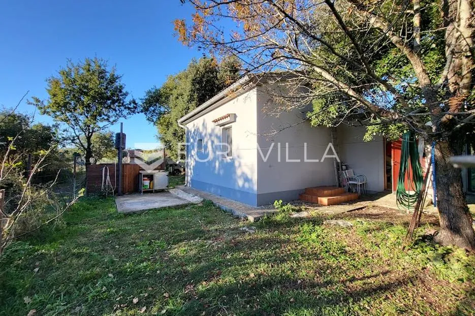 istra, valtura, kuća smještena na okućnici od 1208 m² - slika 2