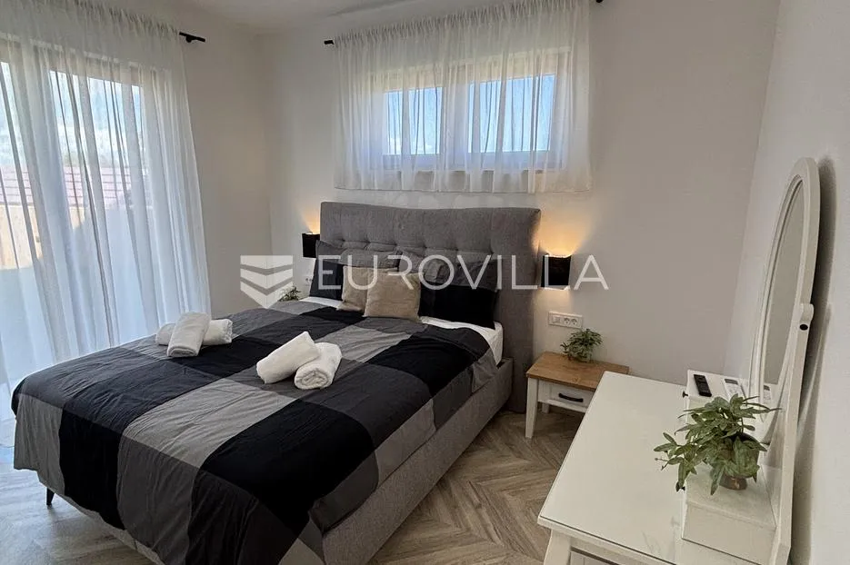 marčana, mutvoran, šarmantna moderna vila s bazenom i vrtom - slika 26
