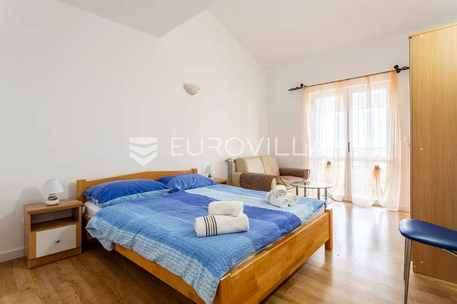 primošten, prekrasna villa sa velikim bazenom - slika 4