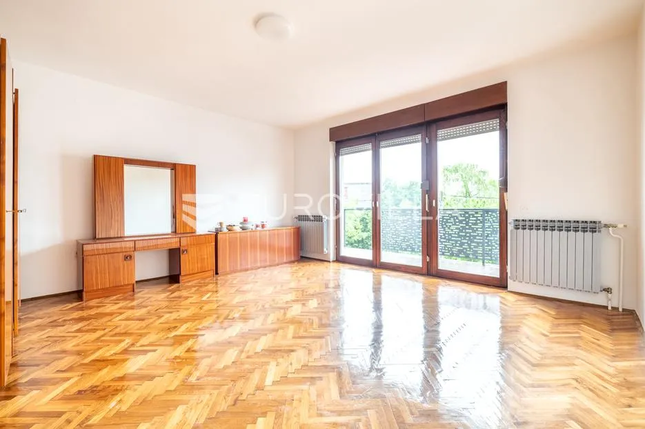 zagreb, prečko, atraktivan trosoban stan u kući nkp 120 m2 - slika 2
