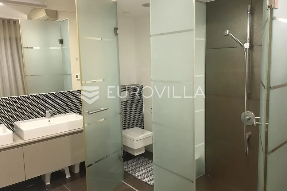 istra, rovinj, luksuzni penthouse nkp 186m2 na super lokaciji s dva garažna mjesta - slika 20