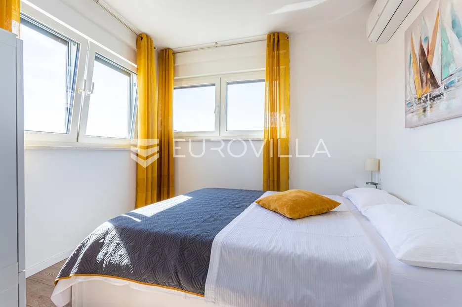 kaštel kambelovac, dvosoban stan s krovnom terasom, treći red od mora - slika 8