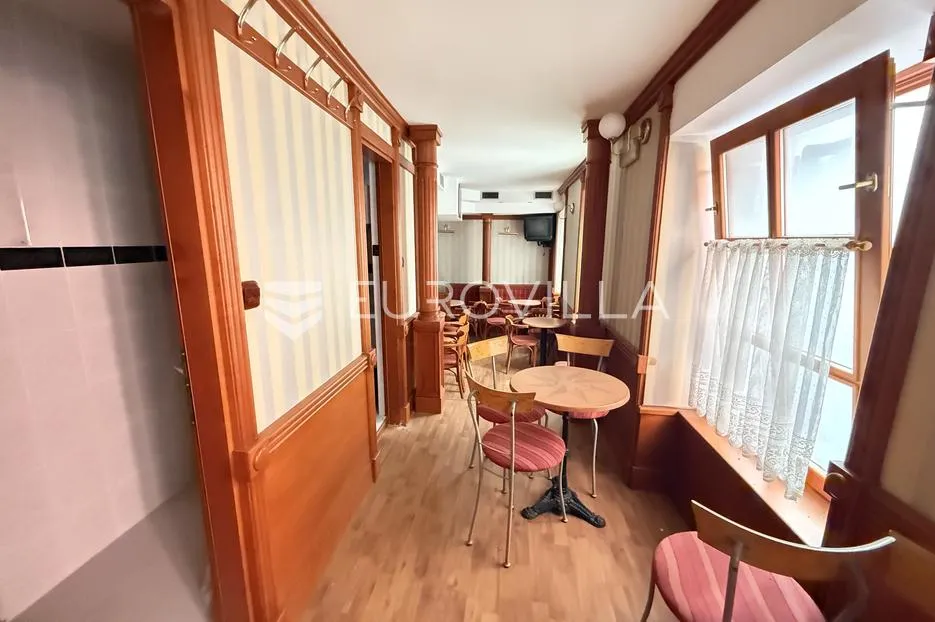 pula, centar, stambeno, poslovni kompleks s dva kvalitetna stana i caffe barom, 272.02 m² - slika 13