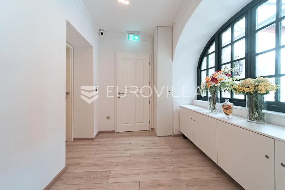 osijek, tvrđa, tri uhodana apartmana 68 m² - slika 7