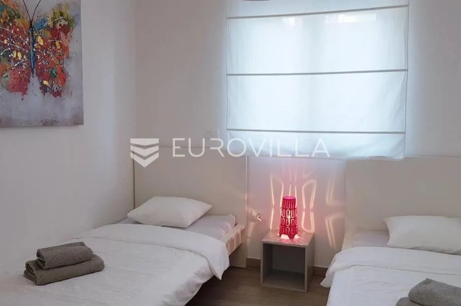premantura, kuća s četiri apartmana i bazenom - slika 25