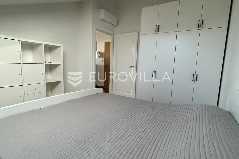 zadar, diklo, uređen dvosobni stan na drugom katu, 74 m² - slika 6