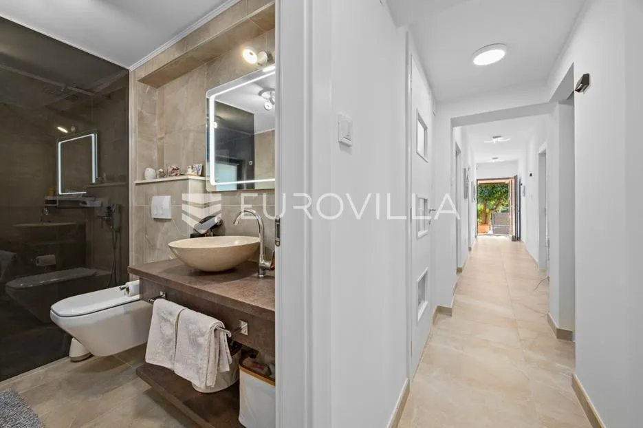 istra, rovinj, atraktivna kuća 170m2 s bazenom u neposrednoj blizini centra - slika 11