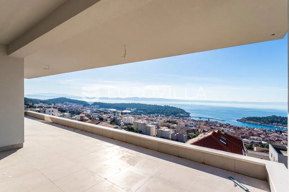 makarska, ekskluzivan trosoban stan s vanjskim bazenom i panoramskim pogledom na more - slika 12