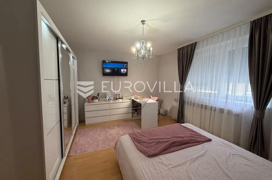đakovo, kuća s više stambenih jedinica i dodatnim objektima - slika 8
