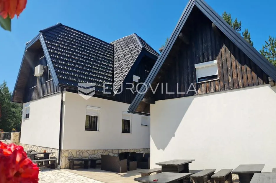 plitvička jezera, korenica, dvije kuće 470 m² - slika 3